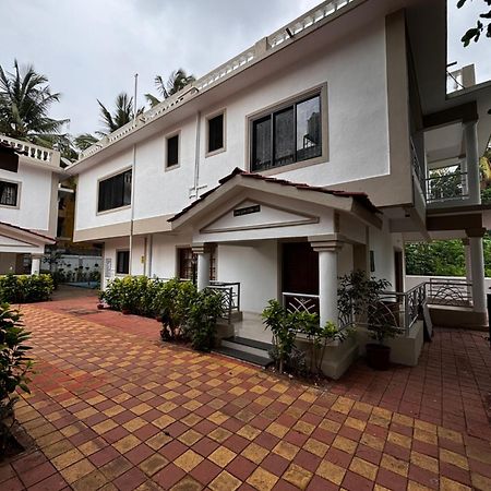 Papa John Villa A Calangute Exteriör bild