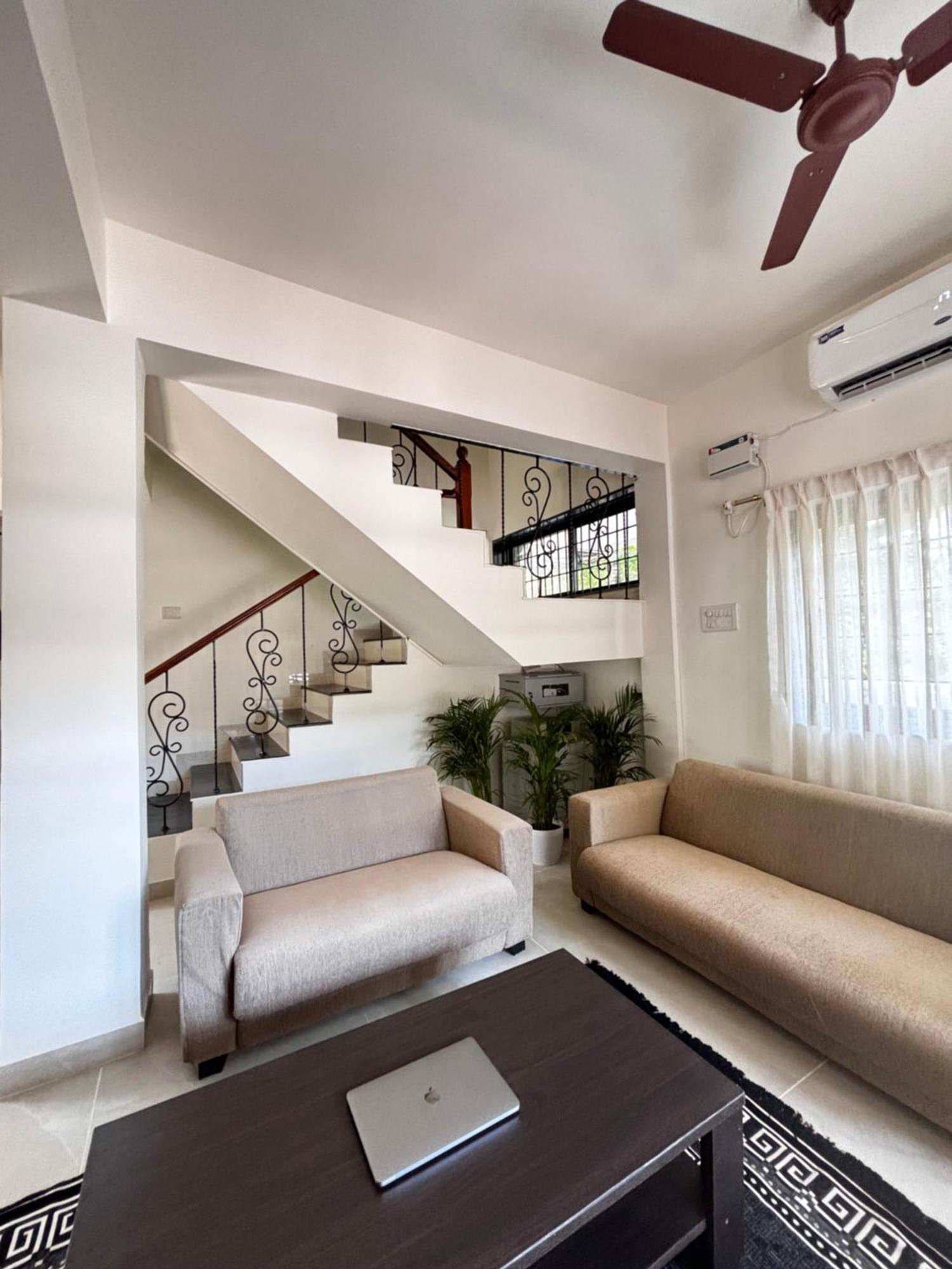 Papa John Villa A Calangute Exteriör bild
