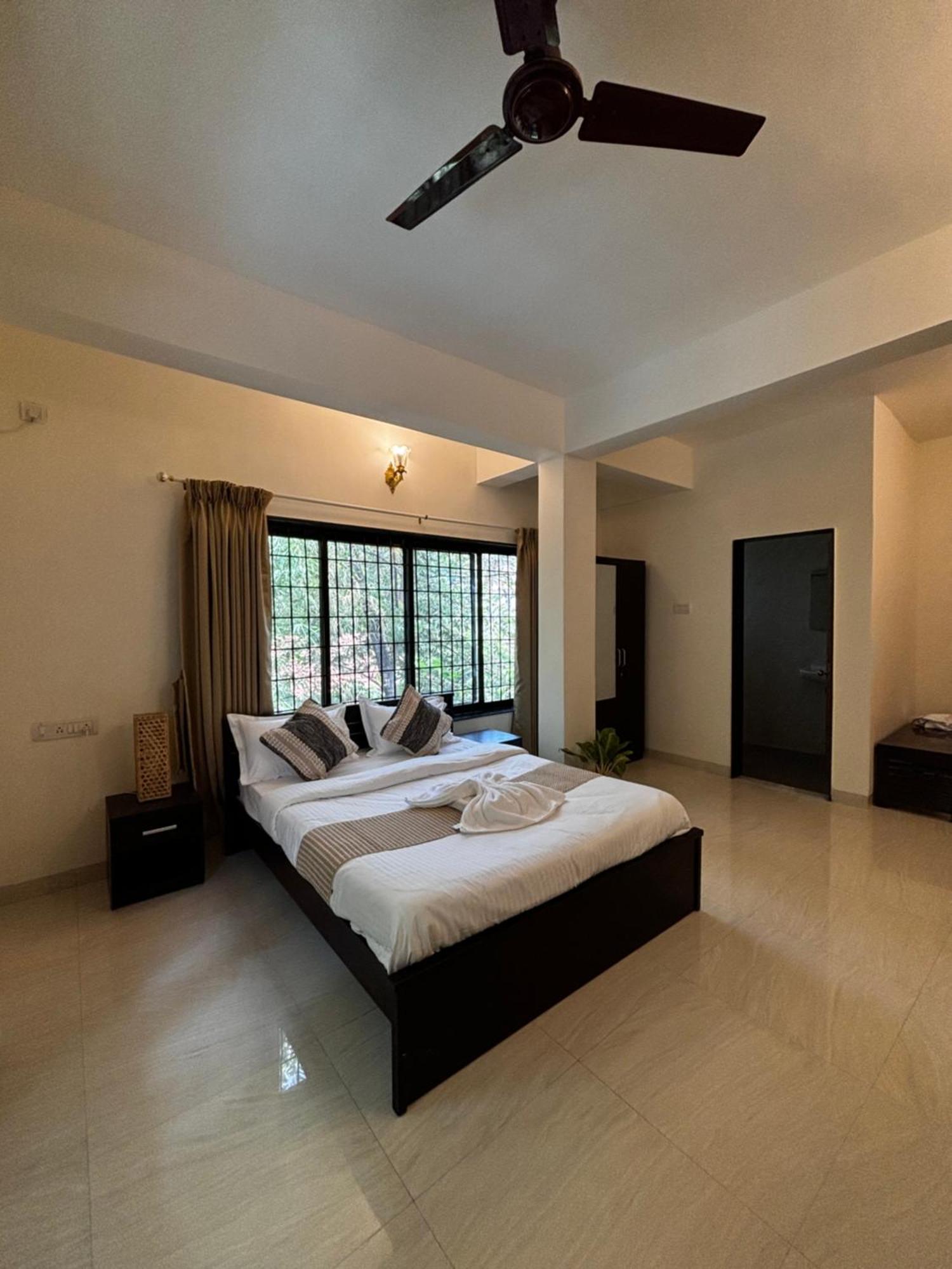 Papa John Villa A Calangute Exteriör bild