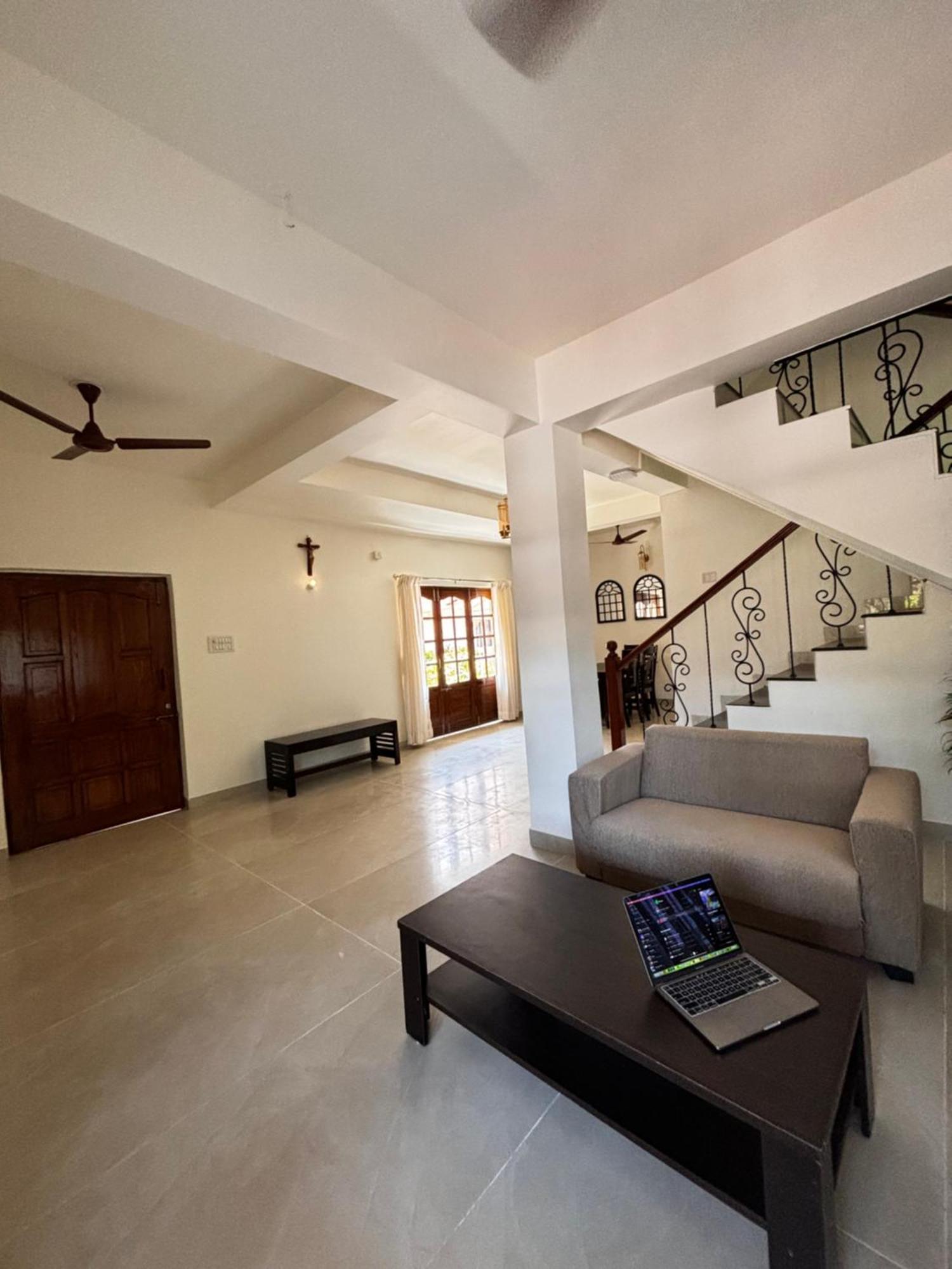 Papa John Villa A Calangute Exteriör bild