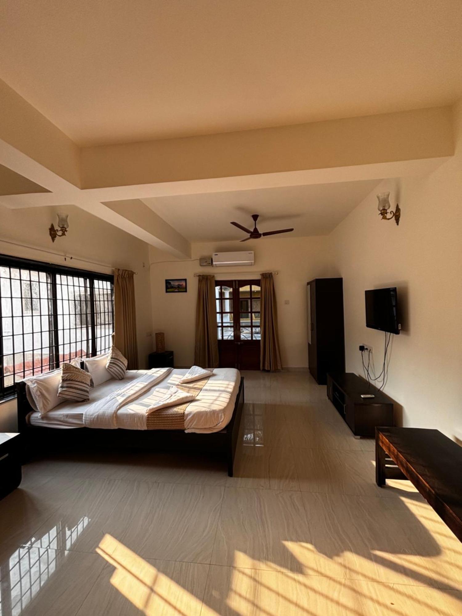 Papa John Villa A Calangute Exteriör bild