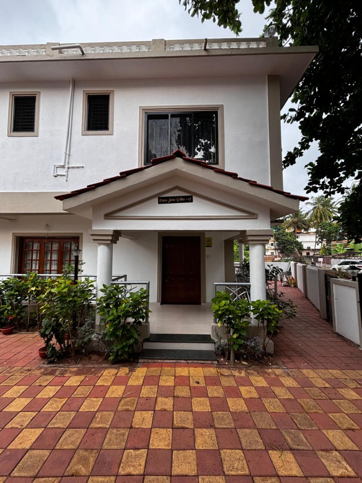 Papa John Villa A Calangute Exteriör bild